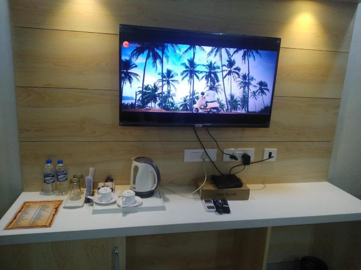 Hotel Ss Grand ラクナウ エクステリア 写真
