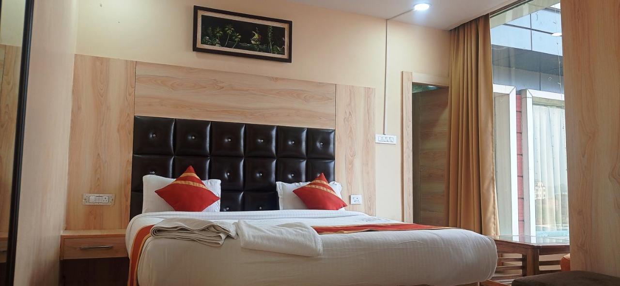 Hotel Ss Grand ラクナウ エクステリア 写真